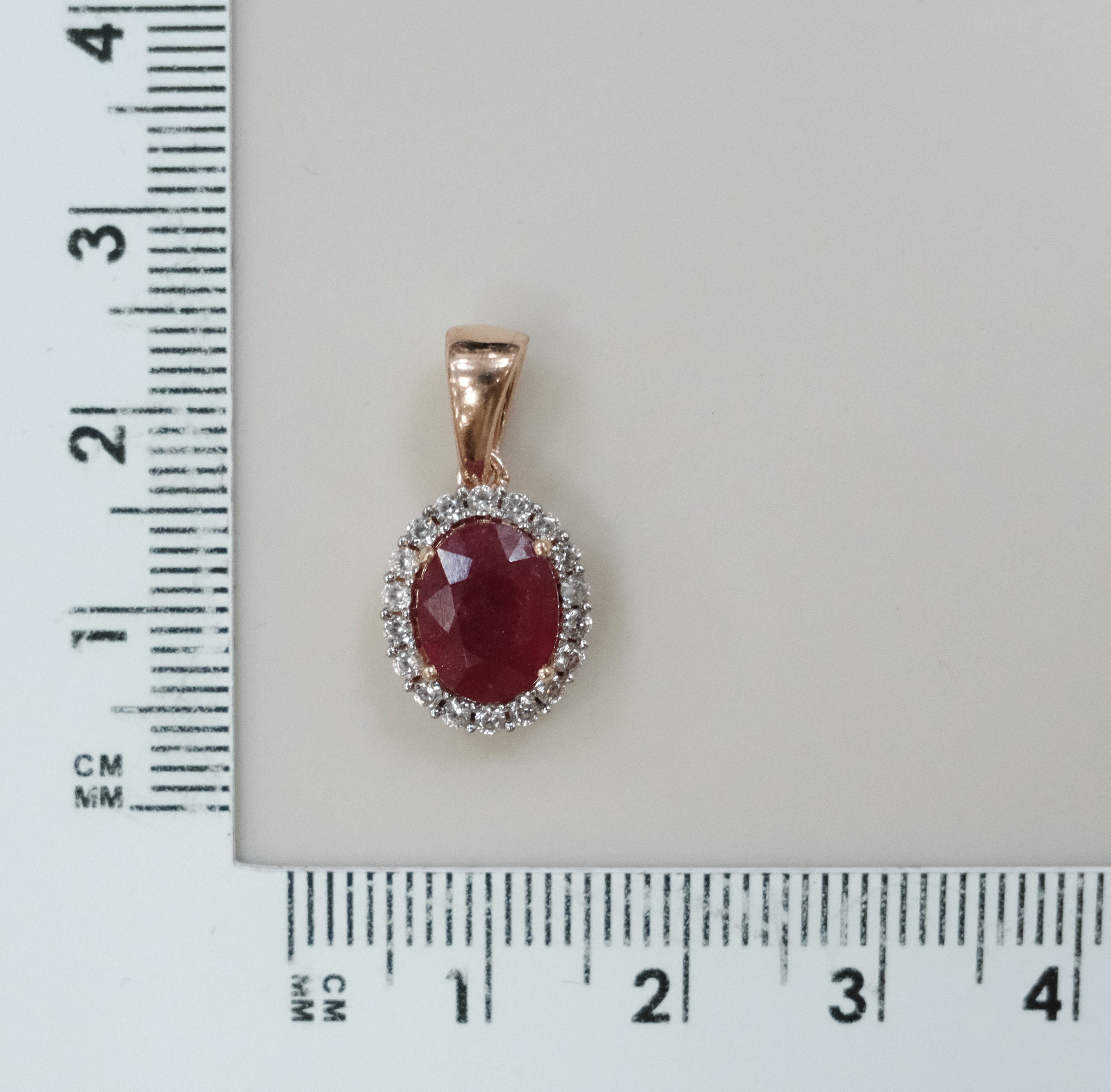 Серебряная подвеска с рубином